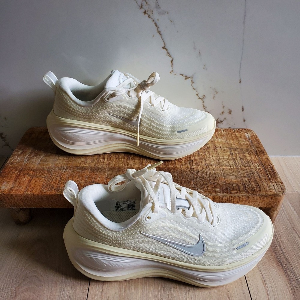 Nike Vomero Plus Sneakers Womens 6.5 White Sail Mesh Running Shoes HV8154-105